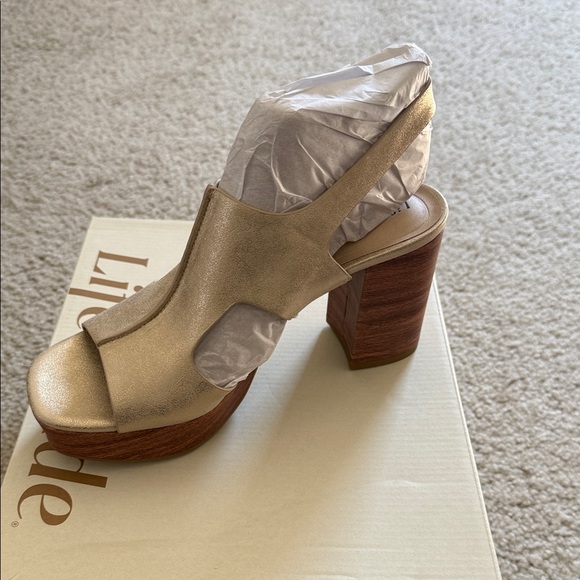 Life Stride Women's Metallic Gold Block Heels - Picture 3 of 6